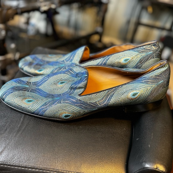 Superglamourous peacock feather design loafers. - Picture 3 of 5